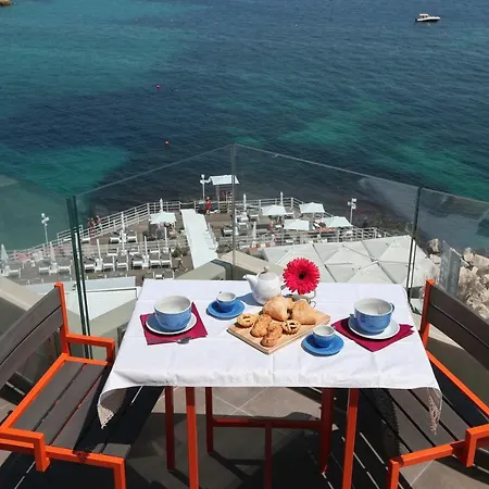Casa Cielo&mare בית הארחה 4*